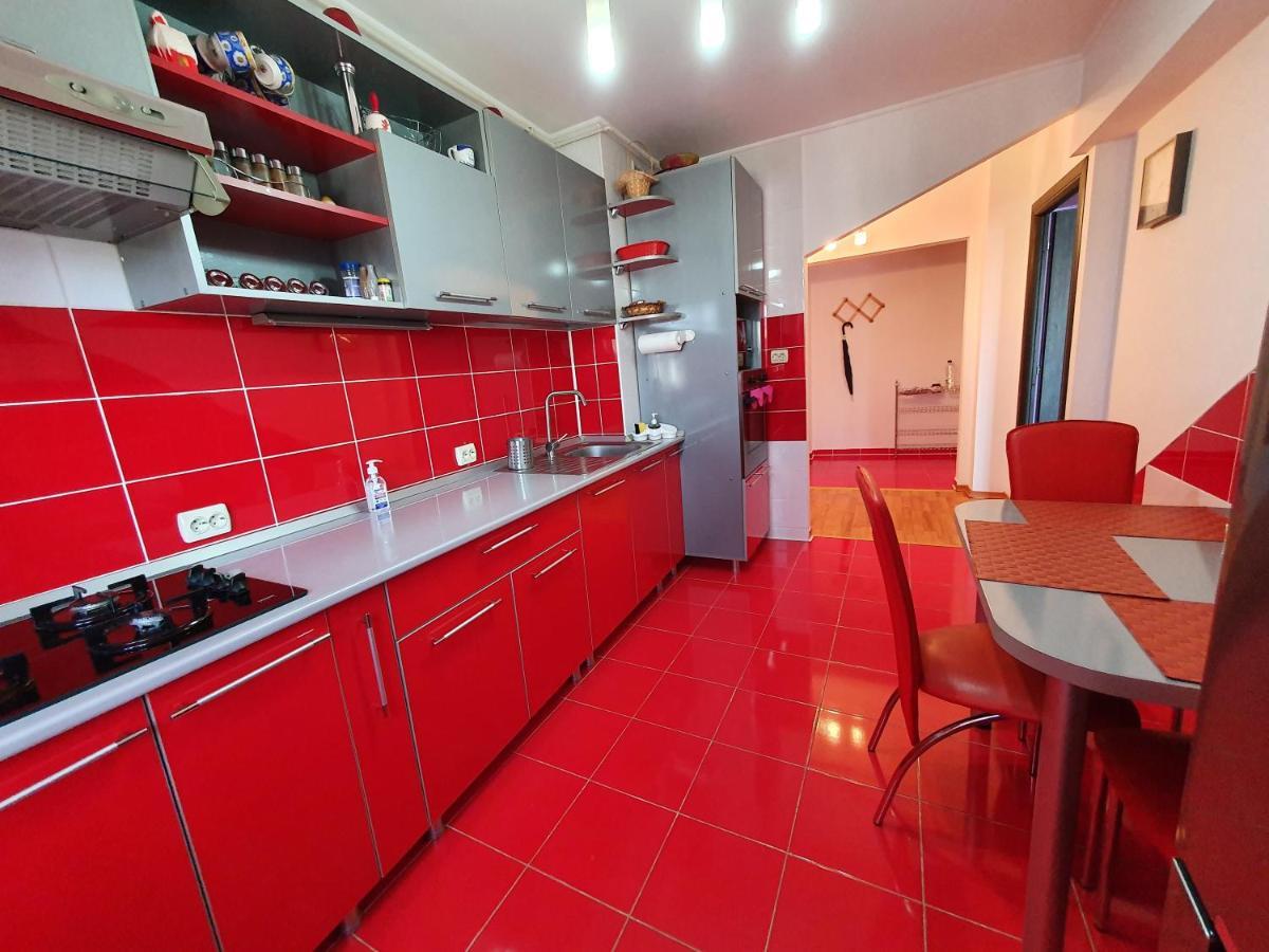 Crema Apartaments Ploieşti Exteriör bild