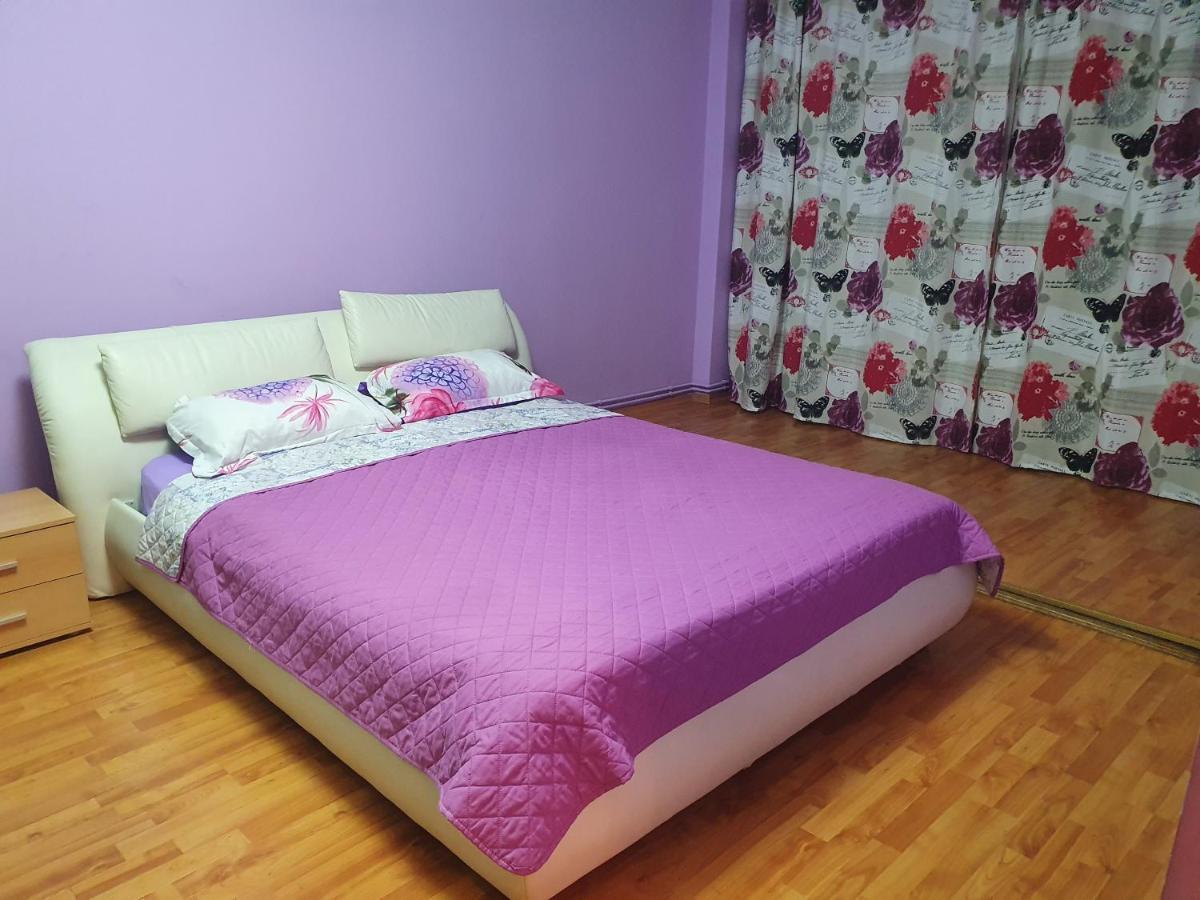 Crema Apartaments Ploieşti Exteriör bild