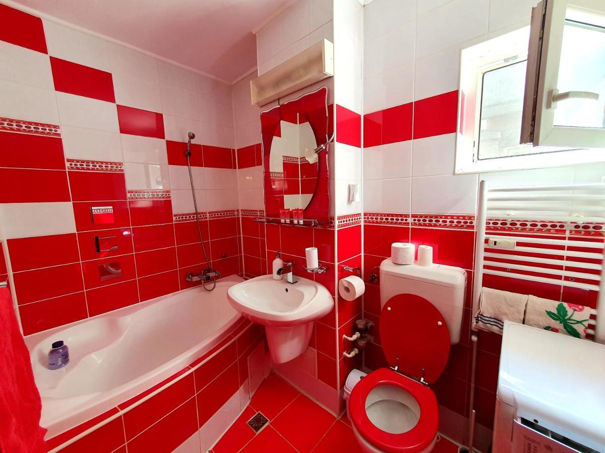 Crema Apartaments Ploieşti Exteriör bild